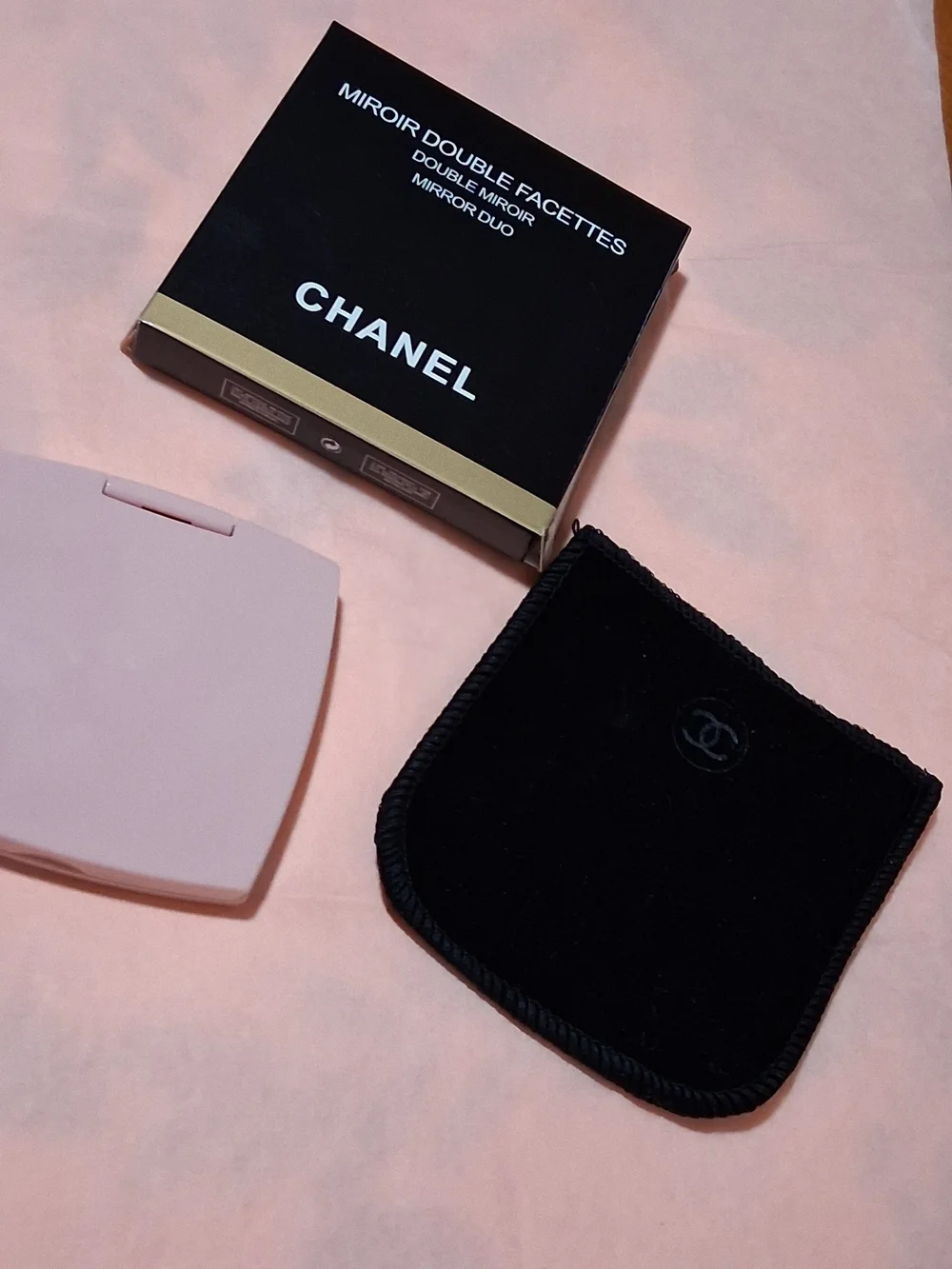 CHANEL Double Facettes Compact Mirror in Pale Pink